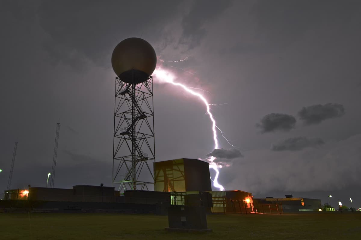 How to protect home from lightning